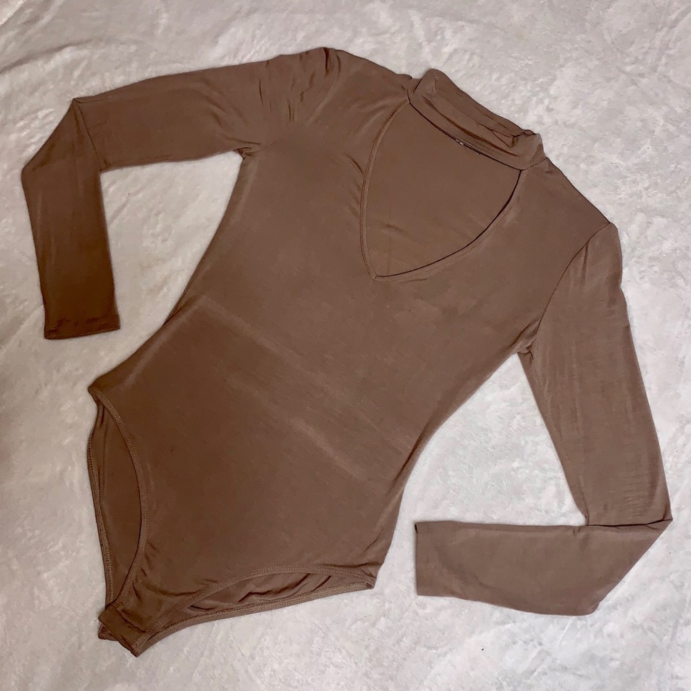 Kendall and Kylie Tan/Beige Bodysuit Size … - Picture 5 of 10
